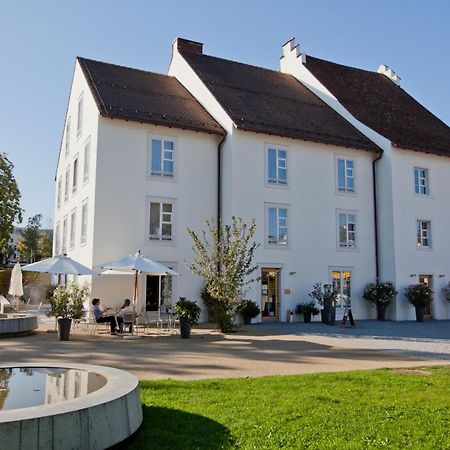 Hotel Im Schlosspark Binningen Экстерьер фото