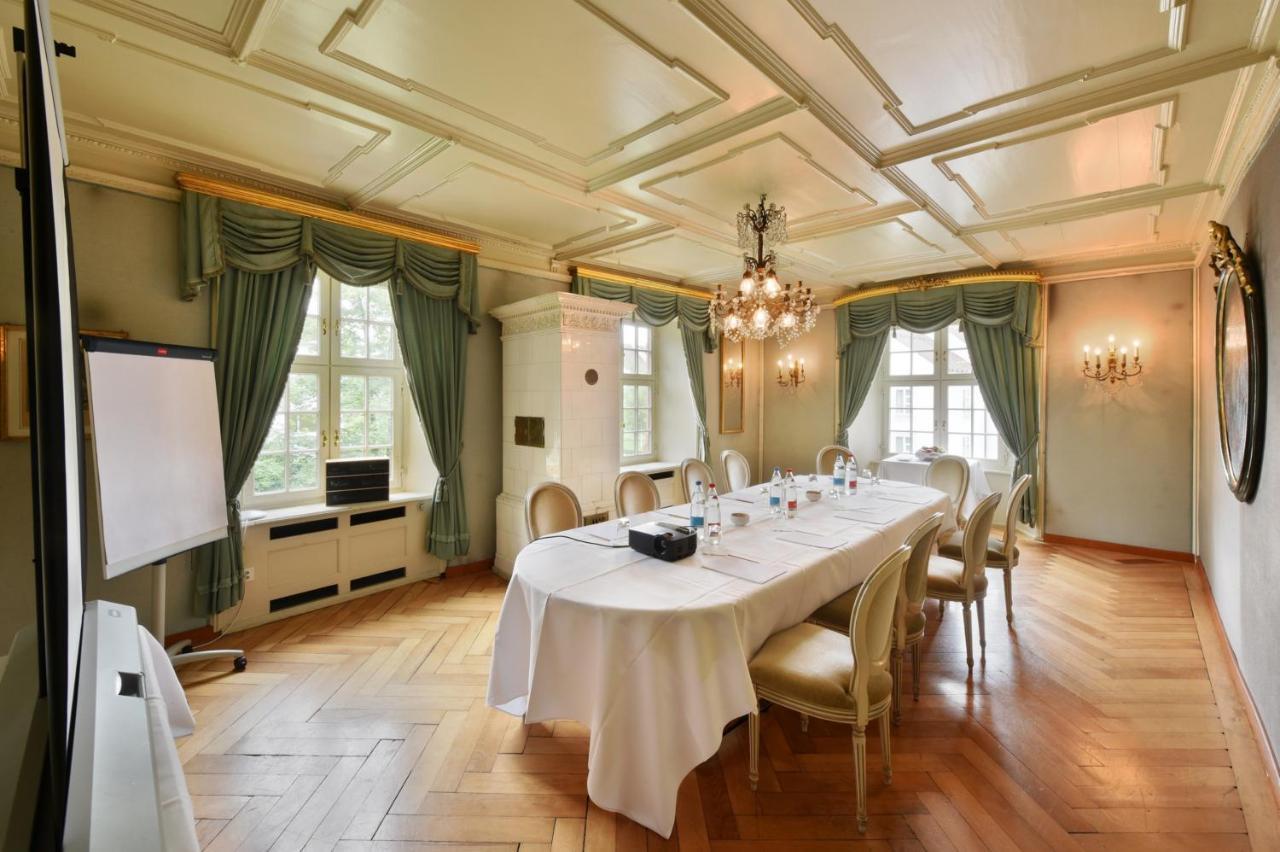 Hotel Im Schlosspark Binningen Экстерьер фото