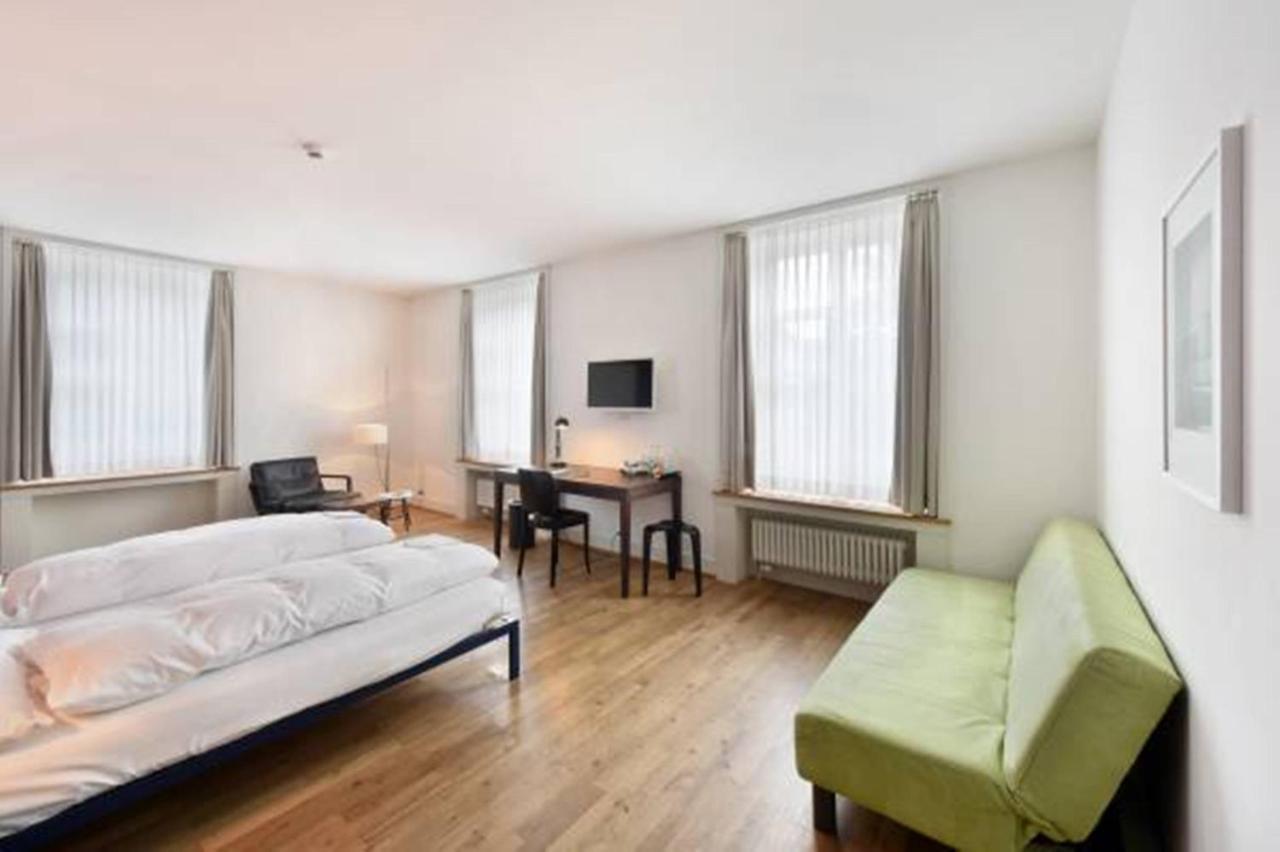 Hotel Im Schlosspark Binningen Экстерьер фото