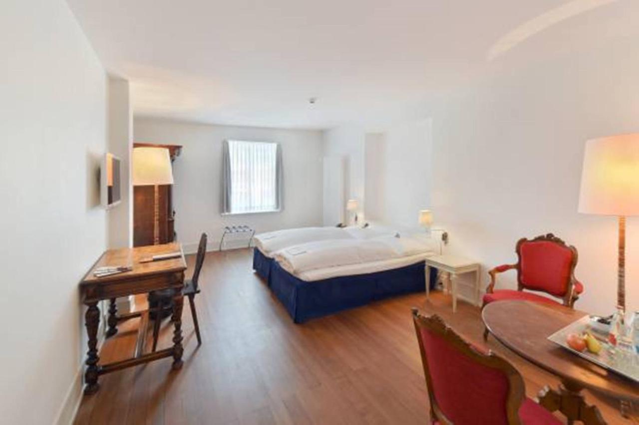 Hotel Im Schlosspark Binningen Номер фото