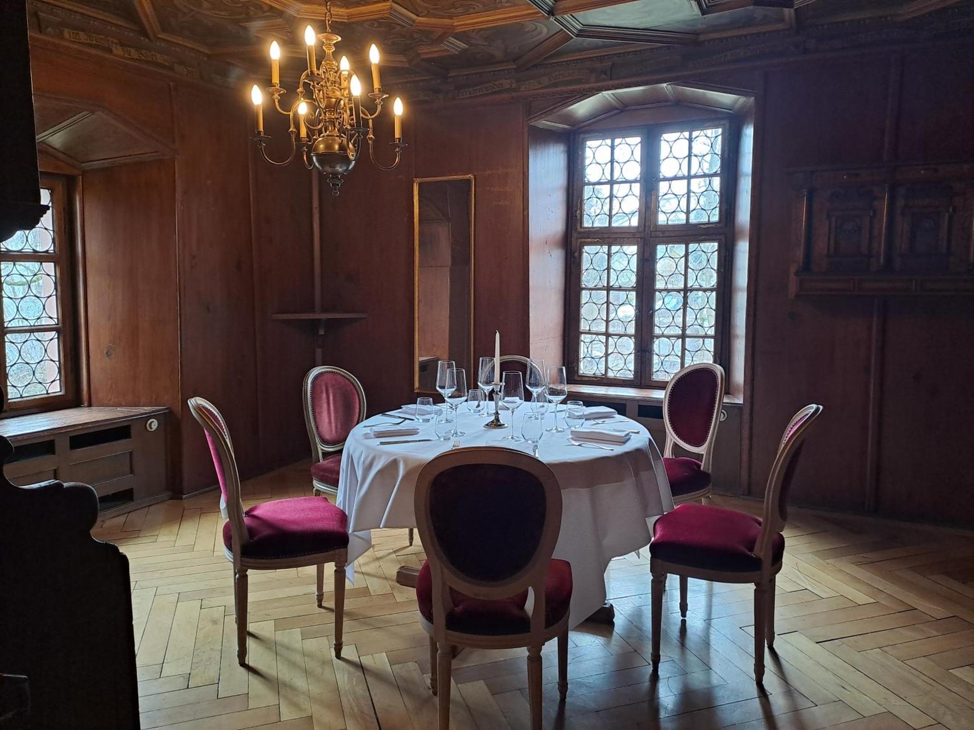 Hotel Im Schlosspark Binningen Экстерьер фото